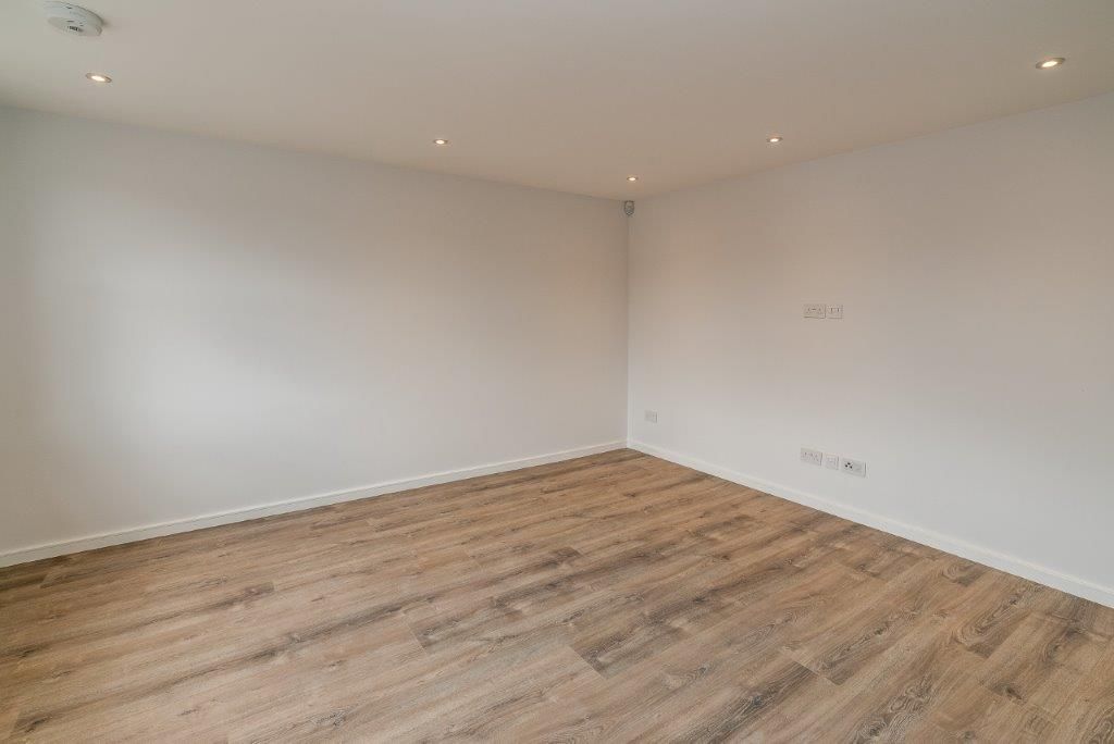 1 bed flat for sale in East Street, Chesham HP5, £260,000