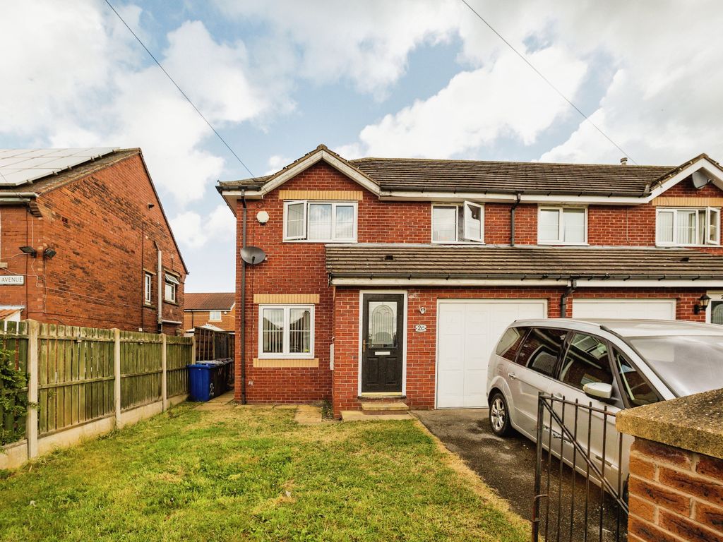3 bed town house for sale in Newdale Avenue, Barnsley S72, £180,000