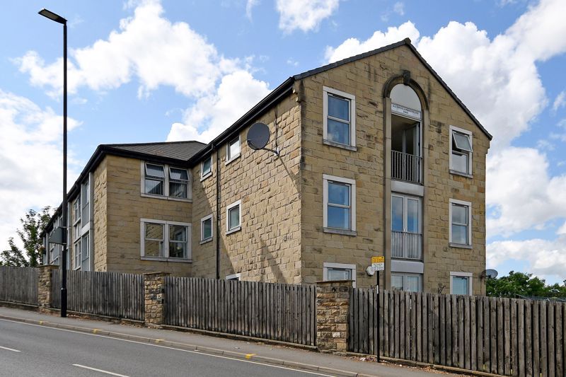 3 bed flat for sale in Chapel Bank Apartments, Walkley, Sheffield S6, £140,000