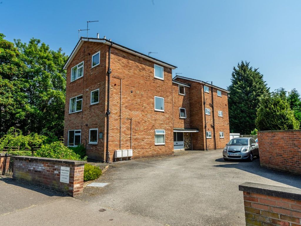 1 bed flat for sale in Heworth Court, Heworth Green, York YO31, £155,000