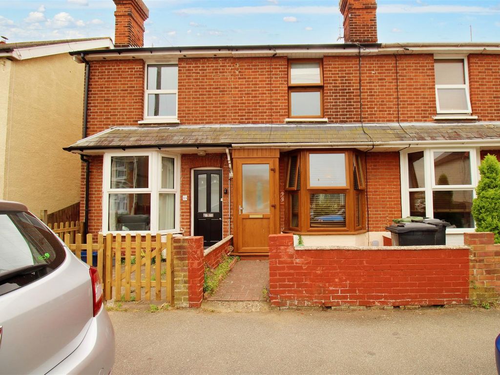2 bed terraced house for sale in Alexandra Road, Burnham-On-Crouch CM0, £240,000