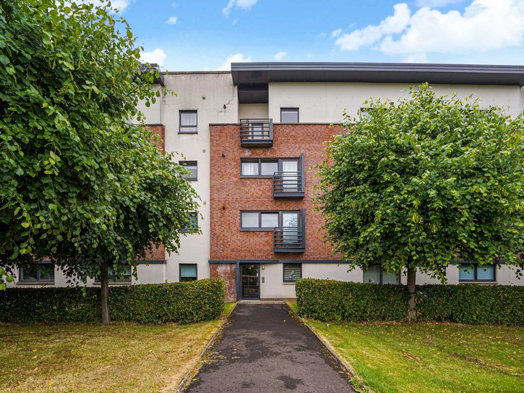 2 bed flat for sale in Mulberry Square, Renfrew PA4, £160,000