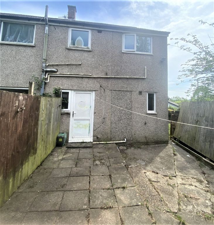 2 bed end terrace house for sale in Ball Lane, Cardiff CF3, £220,000