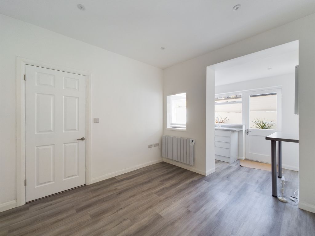 1 bed flat for sale in Rugby Place, Brighton BN2, £250,000