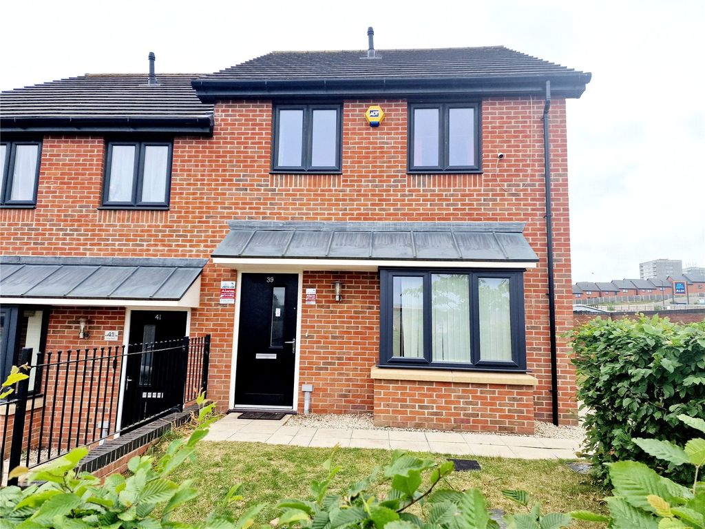 3 bed semi-detached house for sale in Tunnel Road, Birmingham, West Midlands B38, £270,000