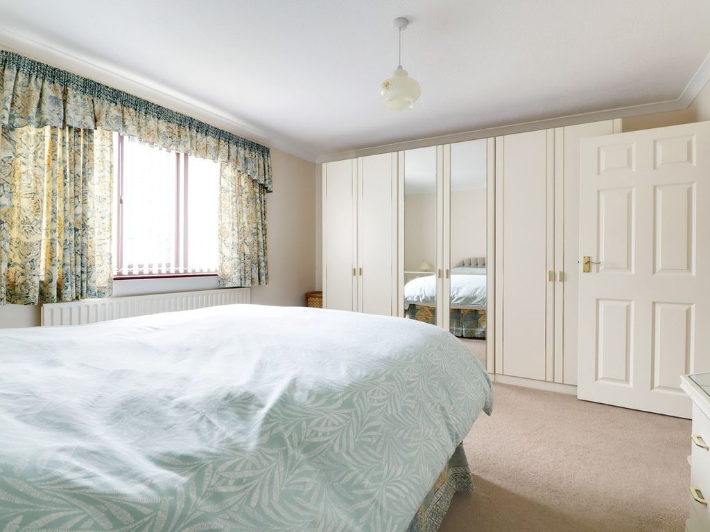 4 bed bungalow for sale in Woods Meadow, Hibaldstow DN20, £320,000