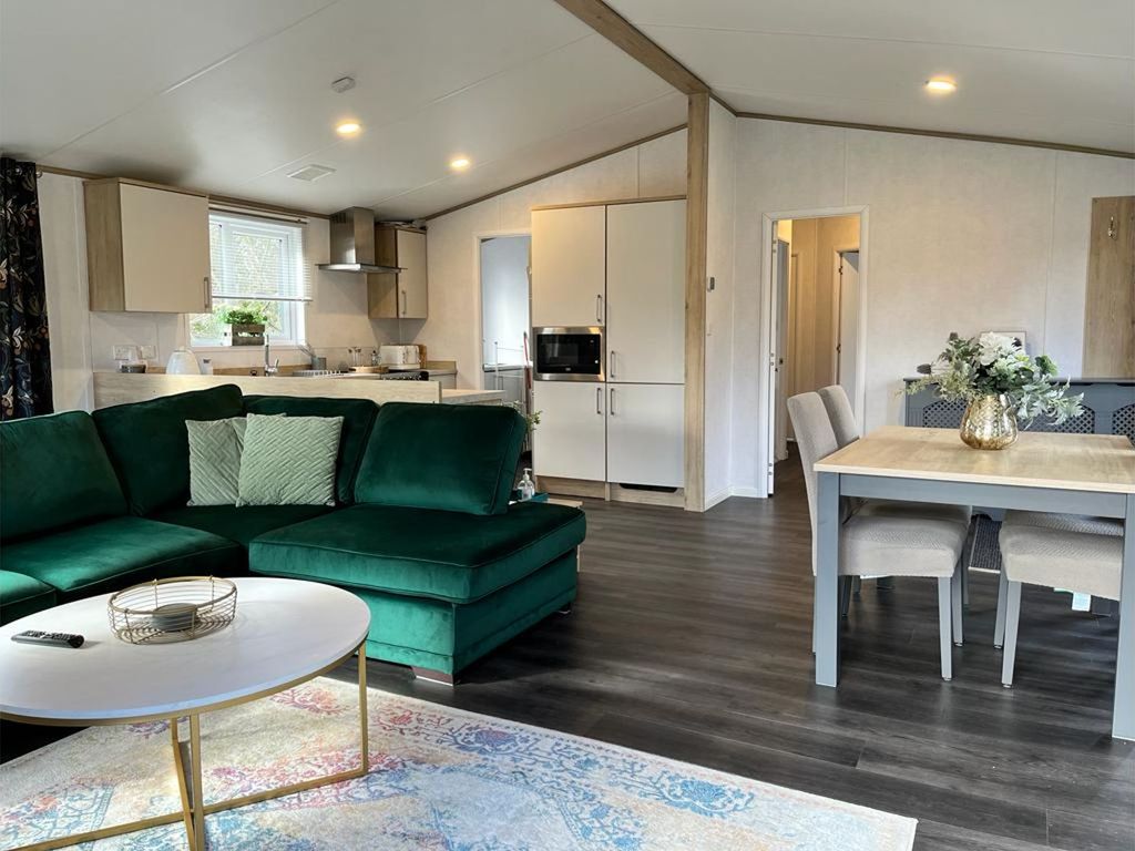 3 bed mobile/park home for sale in Borwick Lane, Carnforth LA6, £215,000