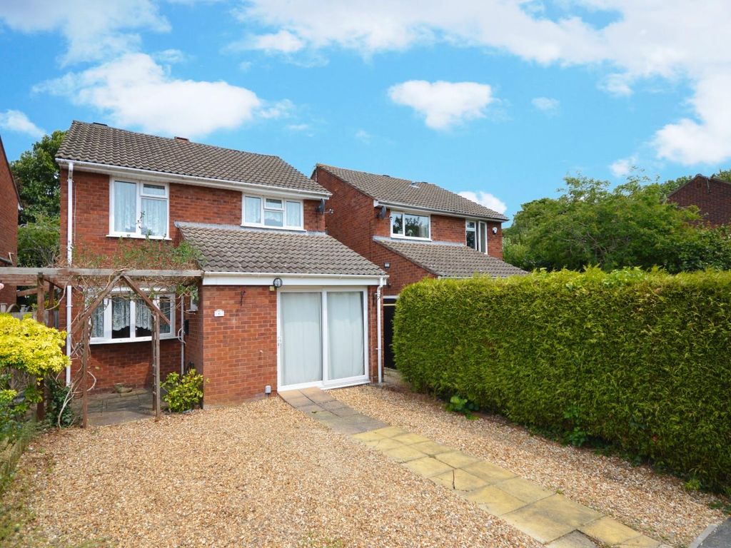 3 bed detached house for sale in Withington Close, Bitton, Bristol BS30, £320,000