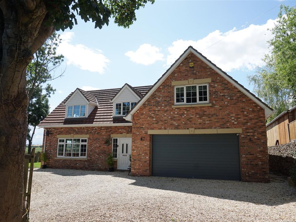 3 bed detached house for sale in Crabgate Lane, Skellow, Doncaster DN6, £299,950