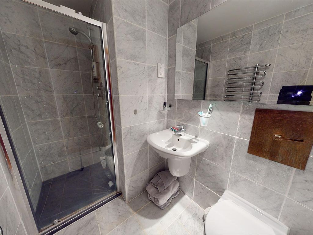 2 bed flat for sale in Magretian Place, Cardiff Bay, Cardiff CF10, £225,000