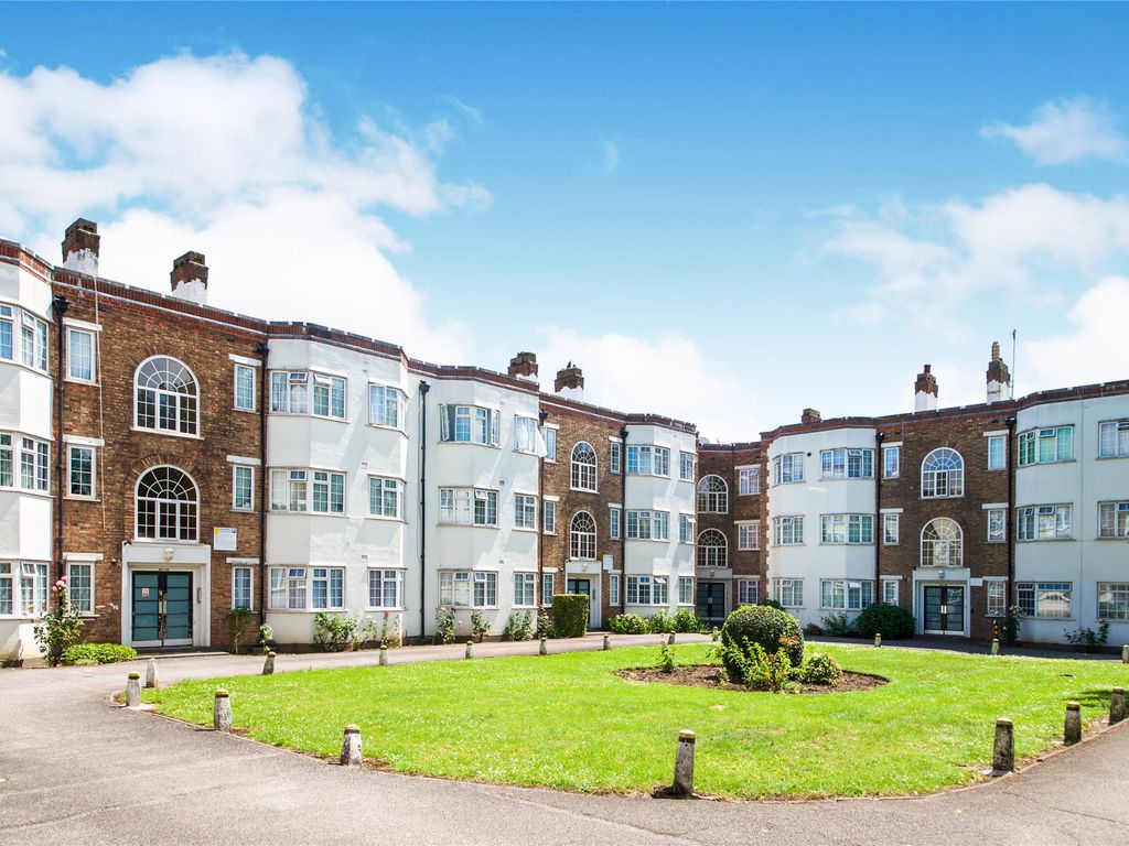 2 bed flat for sale in Barons Court, Church Lane, Kingsbury NW9, £275,000
