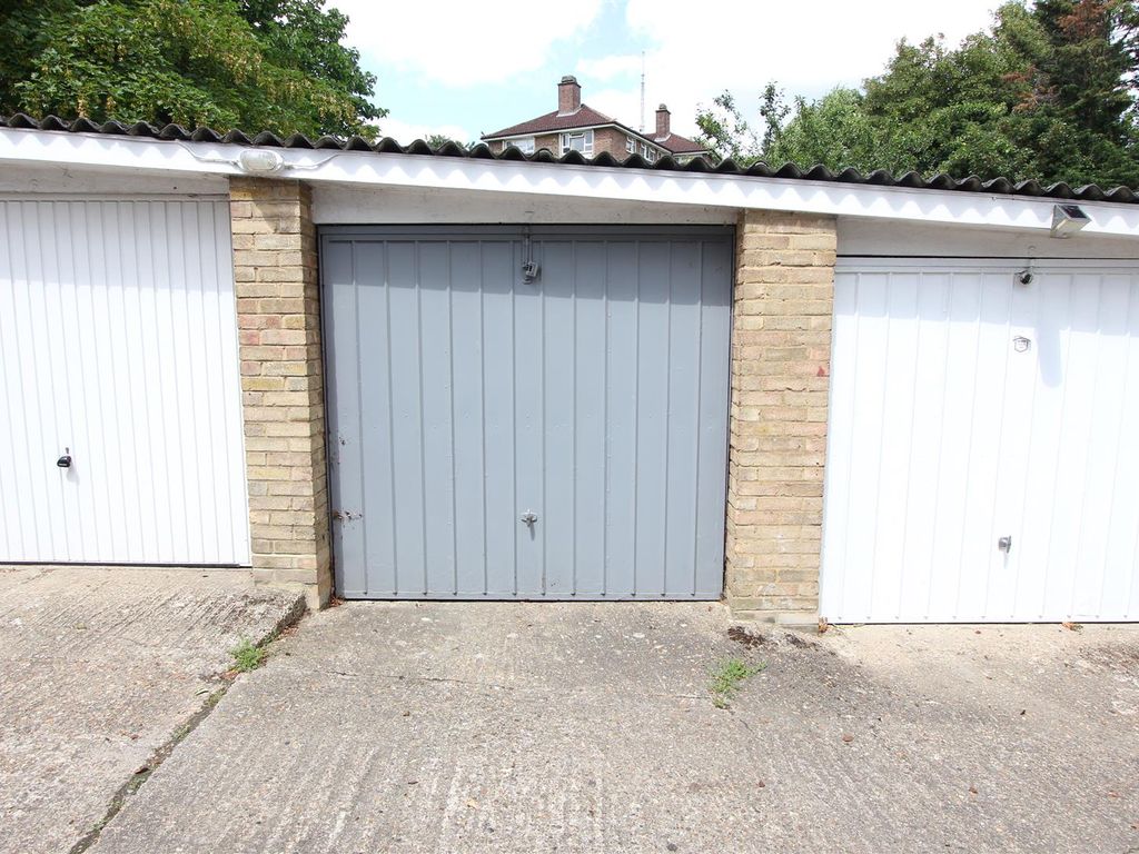 Parking/garage for sale in South Norwood Hill, London SE25, £25,000