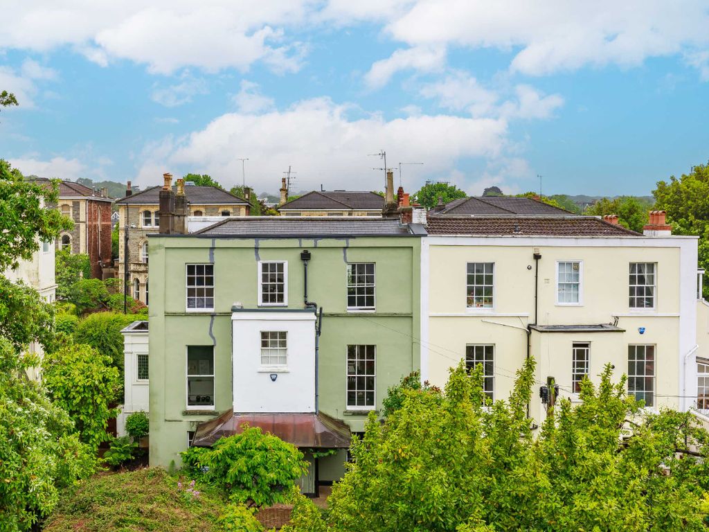 1 bed flat for sale in Second Floor Flat, 4 Buckingham Vale, Clifton, Bristol BS8, £315,000