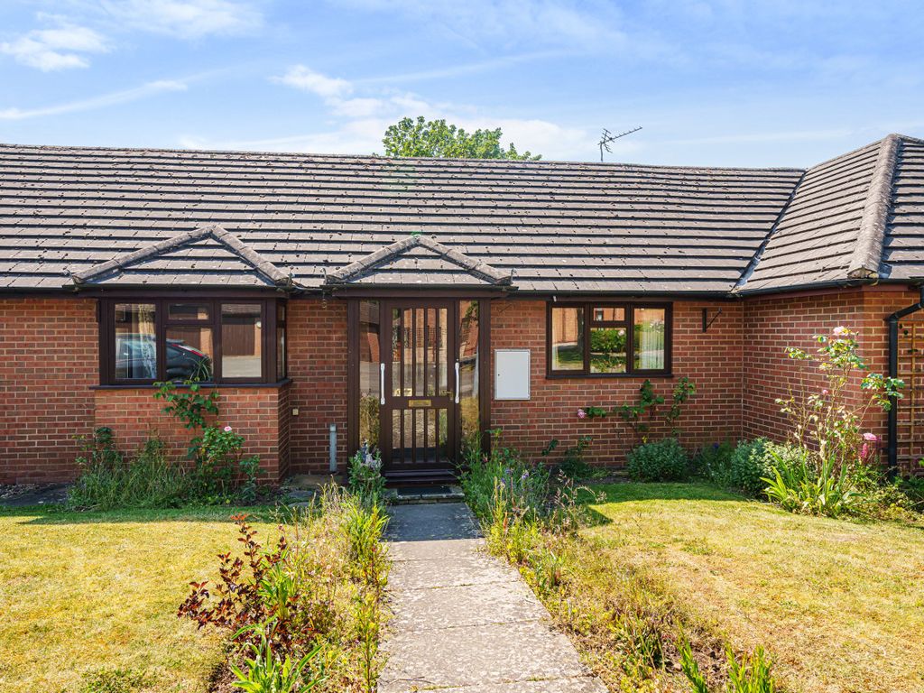 2 bed terraced bungalow for sale in Willow Bank Close, Throckmorton, Pershore WR10, £140,000