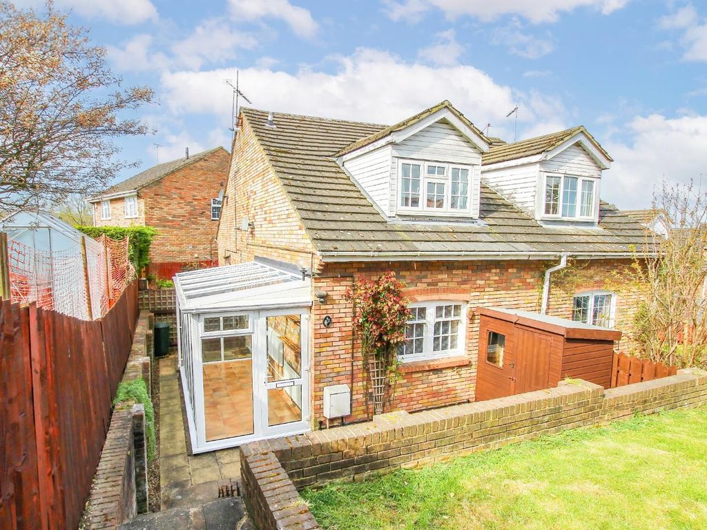 1 bed property for sale in Grove Gardens, Tring HP23, £250,000