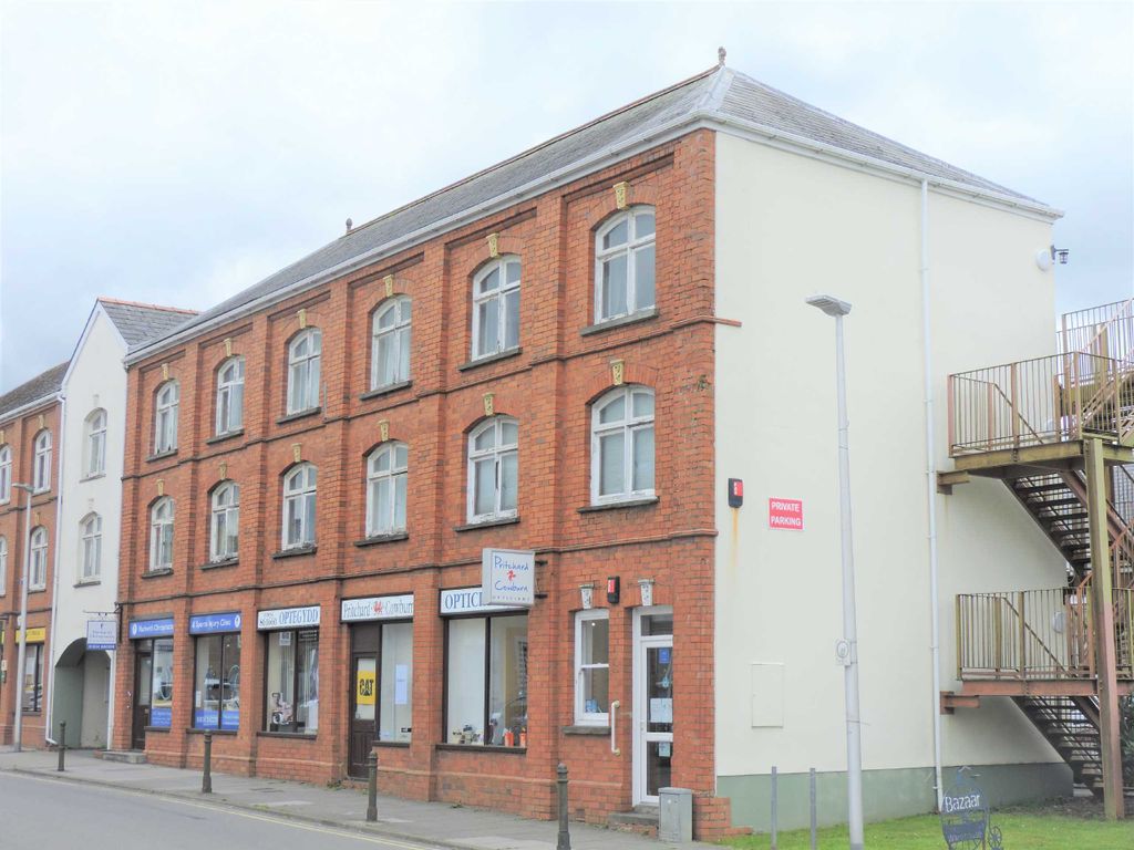 1 bed flat for sale in Picton Terrace, Narberth, Pembrokeshire SA67, £90,000