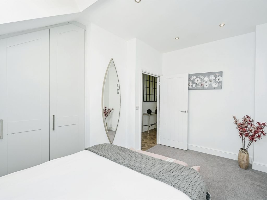 2 bed flat for sale in Malt Mill Lane, Stafford ST16, £195,000