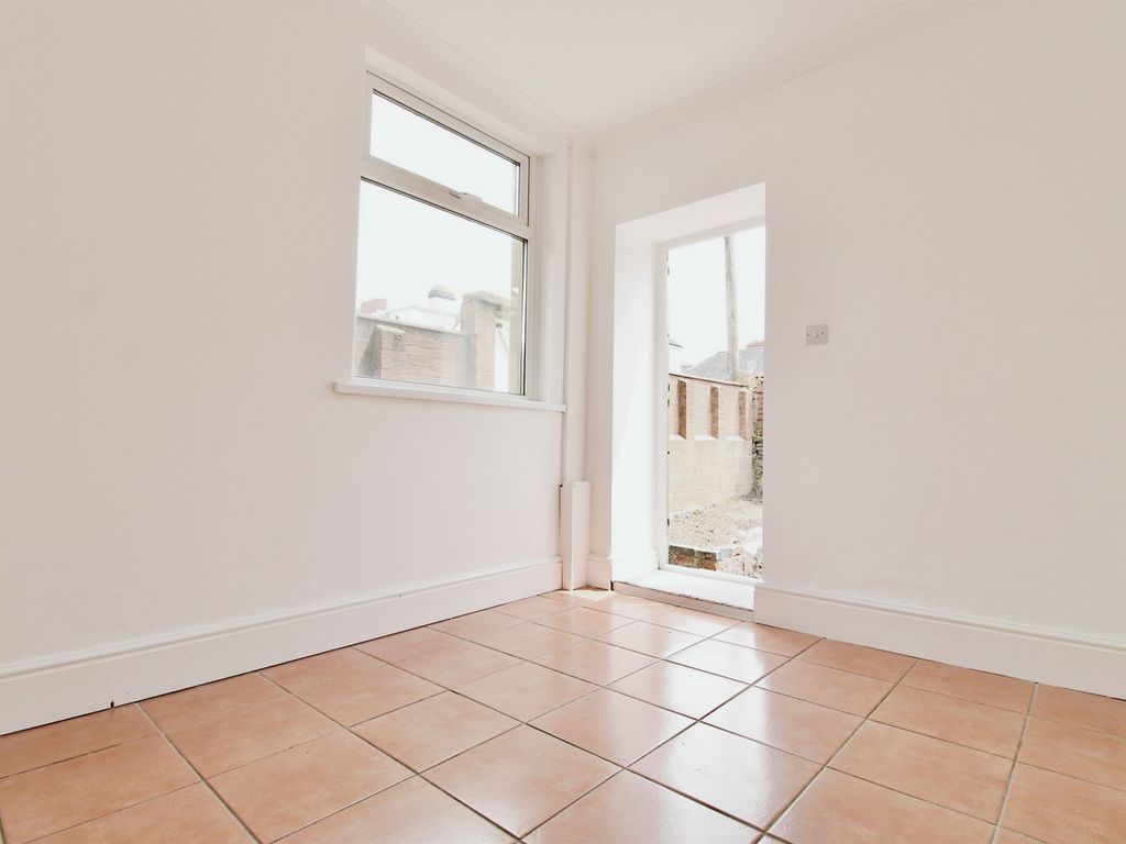 2 bed end terrace house for sale in Pomeroy Street, Cardiff CF10, £250,000