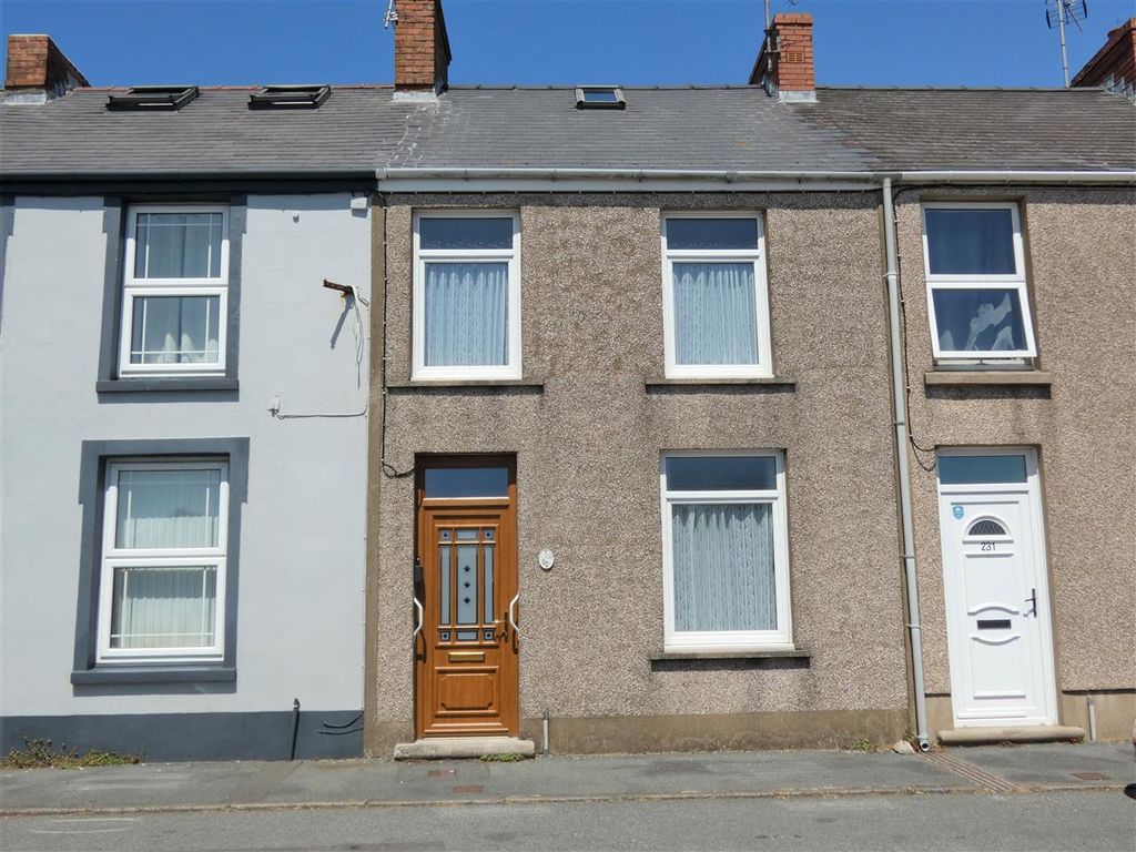 2 bed terraced house for sale in Robert Street, Milford Haven SA73, £125,000