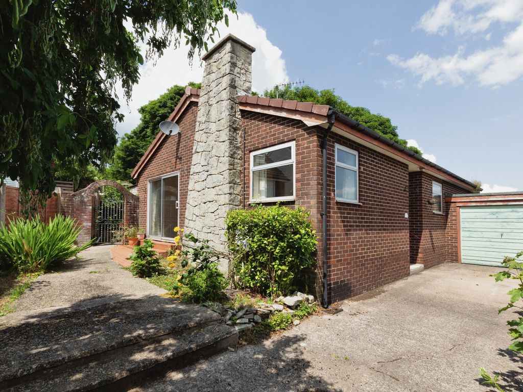 3 bed bungalow for sale in Oakfield, Garth, Llangollen, Oakfield LL20, £220,000