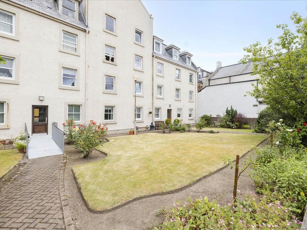 2 bed flat for sale in 14A Buccleuch Street, Dalkeith EH22, £145,000