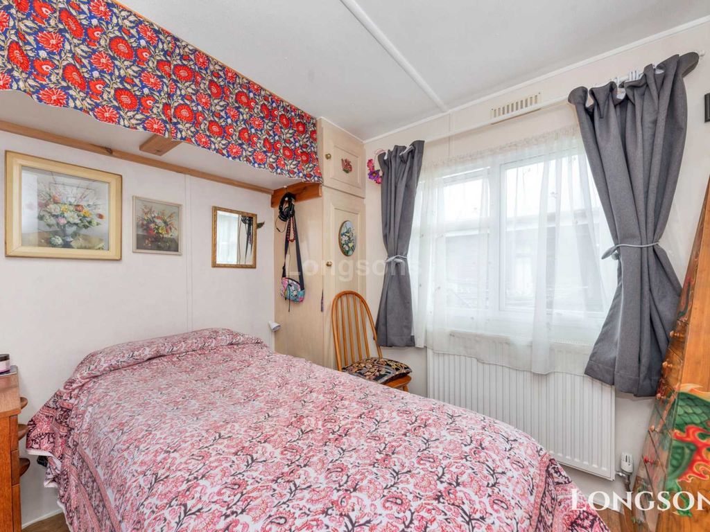 2 bed mobile/park home for sale in Bells Park, Swaffham PE37, £65,000