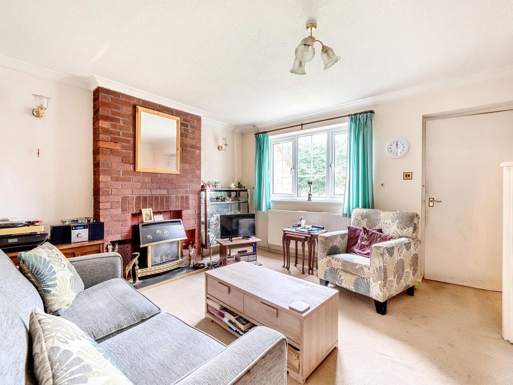 3 bed property for sale in Hindburn Close, Bedford MK41, £265,000