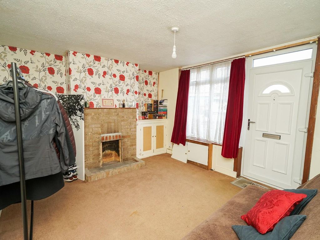 2 bed terraced house for sale in Hockliffe Street, Leighton Buzzard LU7, £240,000