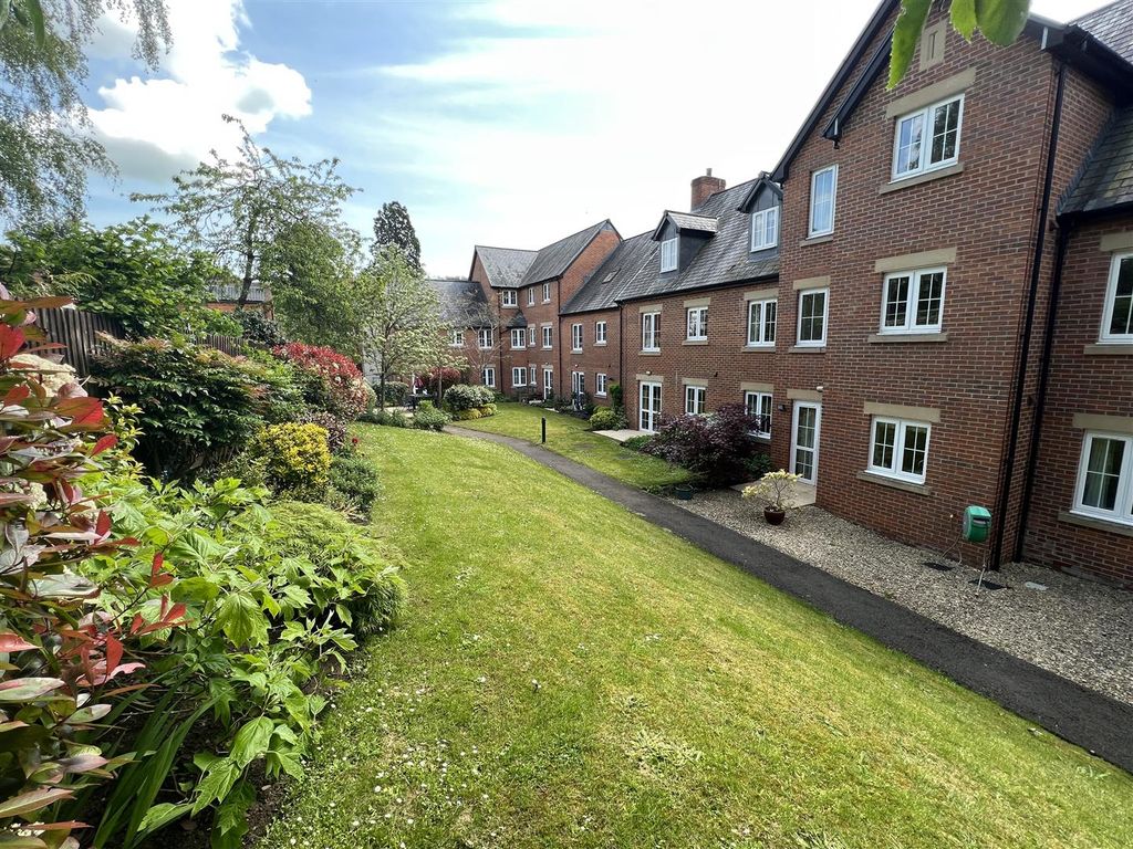 2 bed property for sale in Daffodil Court, Newent GL18, £139,950