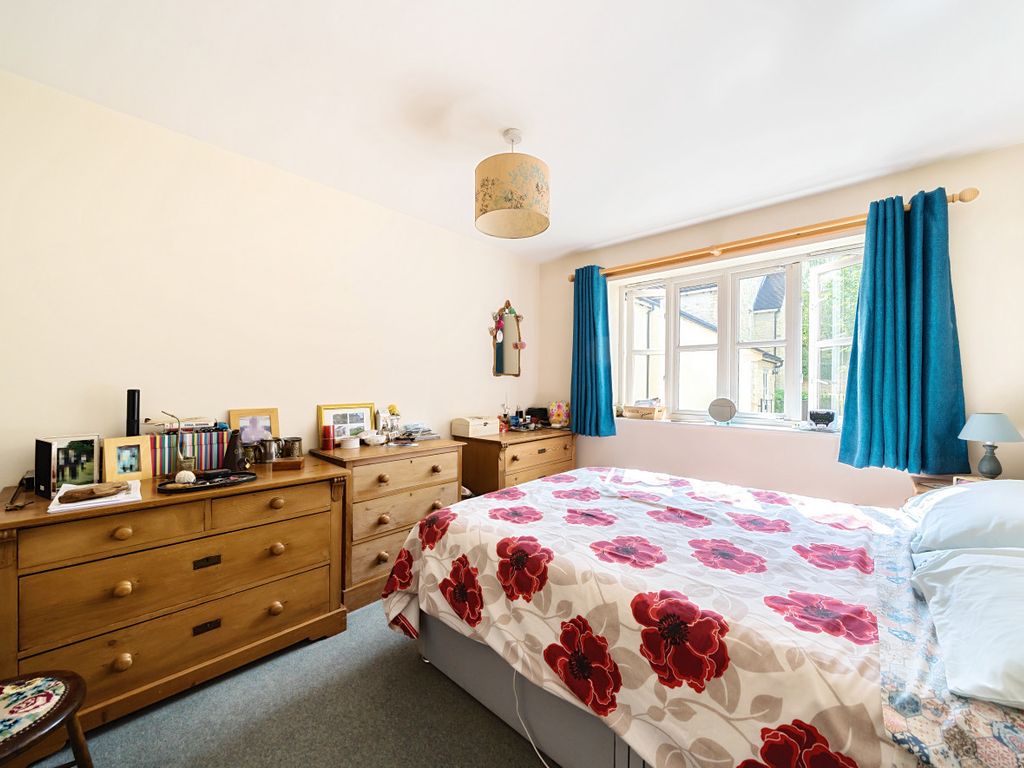 2 bed flat for sale in Tabrams Pitch, Nailsworth, Stroud, Gloucestershire GL6, £275,000