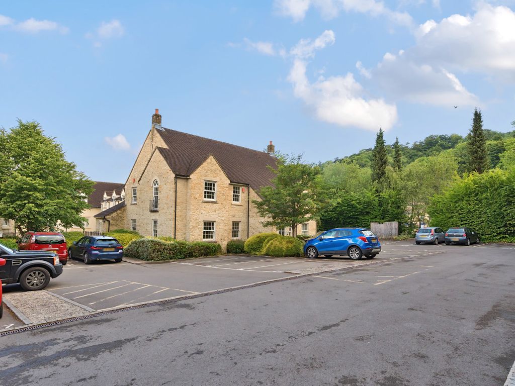 2 bed flat for sale in Tabrams Pitch, Nailsworth, Stroud, Gloucestershire GL6, £275,000