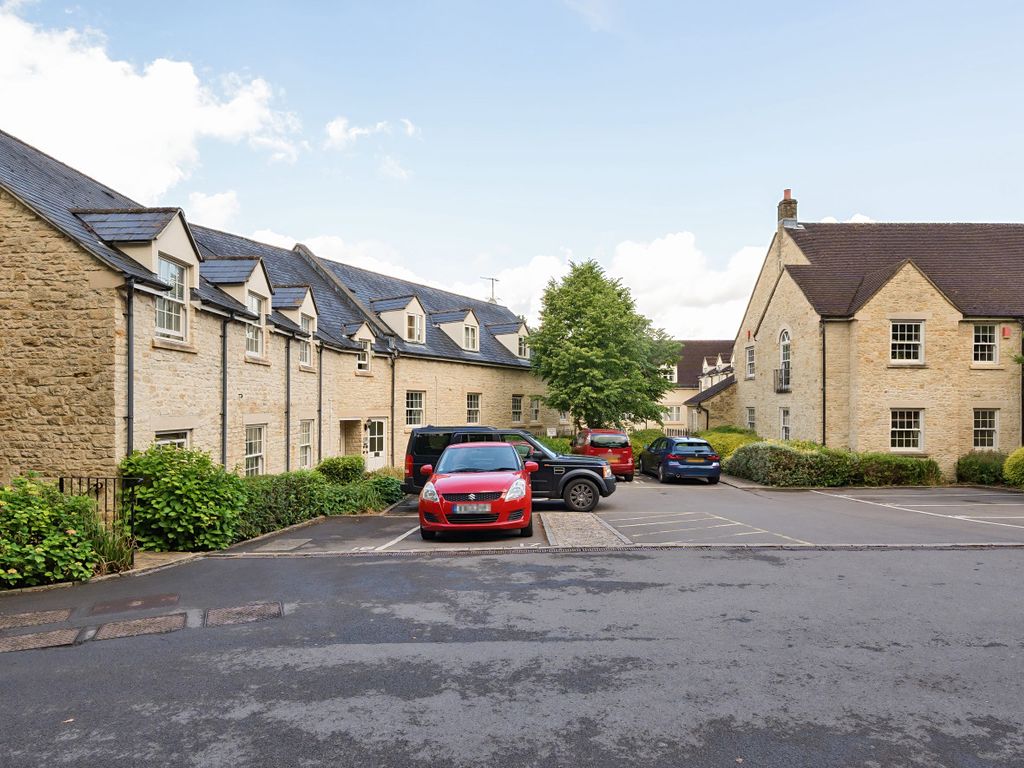 2 bed flat for sale in Tabrams Pitch, Nailsworth, Stroud, Gloucestershire GL6, £275,000