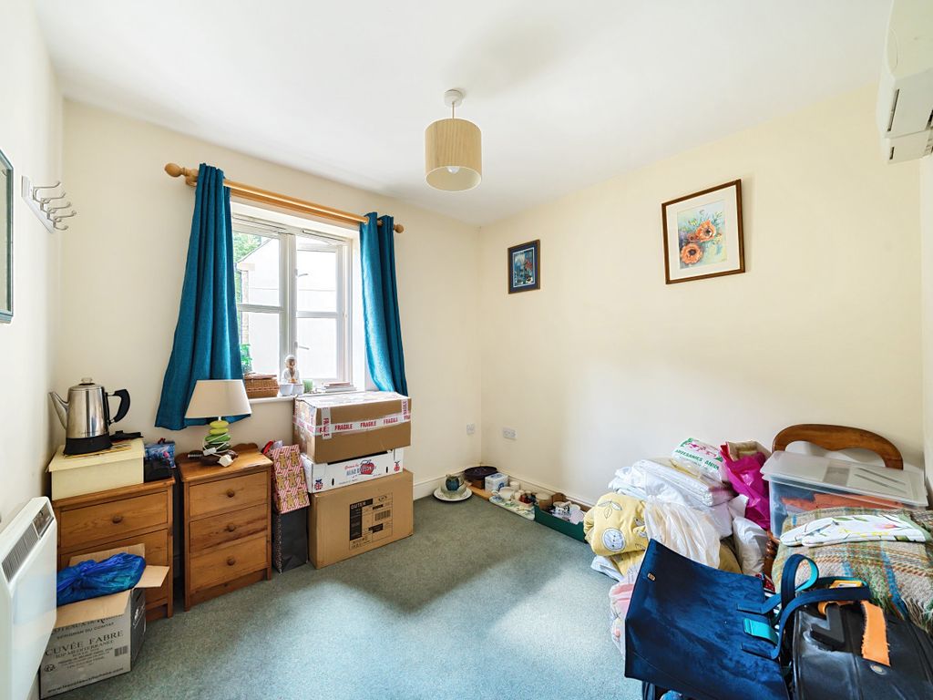 2 bed flat for sale in Tabrams Pitch, Nailsworth, Stroud, Gloucestershire GL6, £275,000
