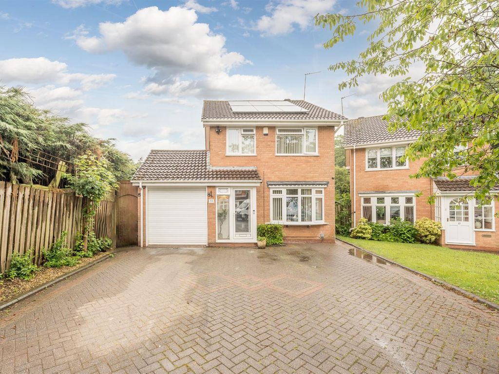 3 bed detached house for sale in Woodham Close, Rubery, Birmingham B45, £300,000