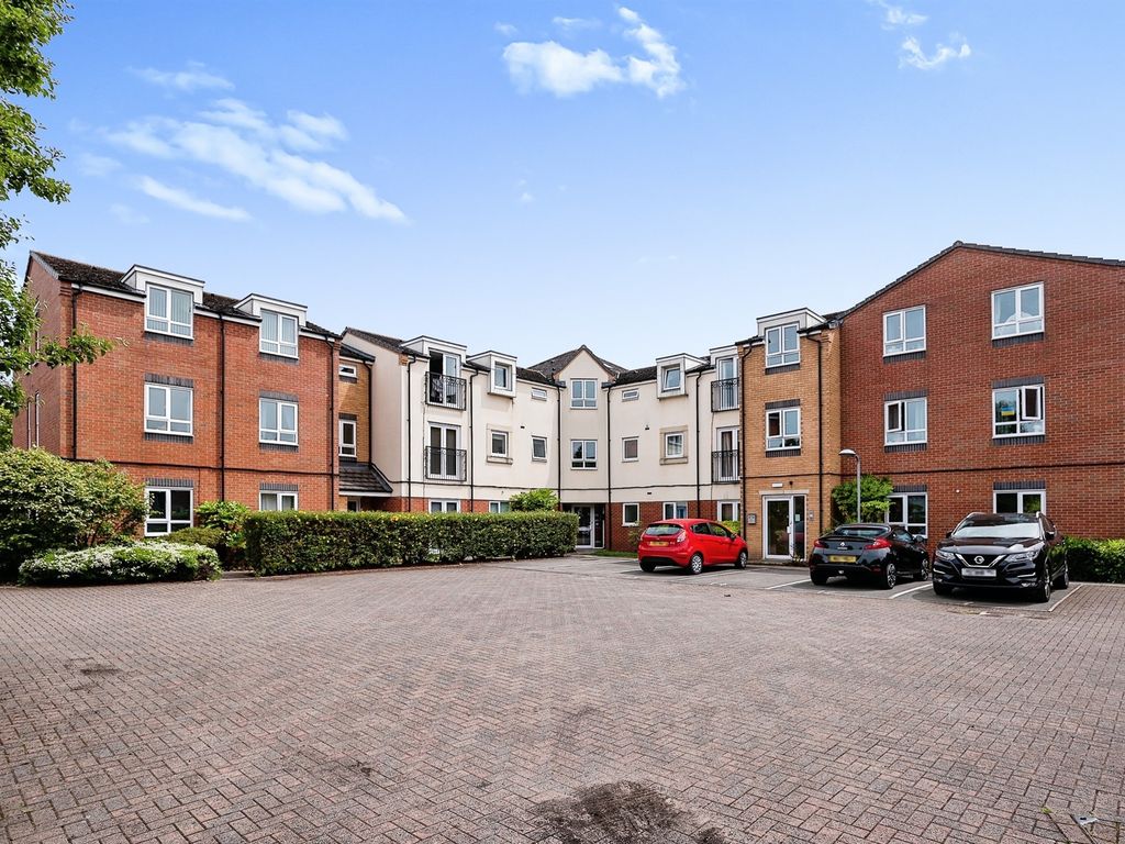 2 bed flat for sale in Wolseley Road, Rugeley WS15, £135,000