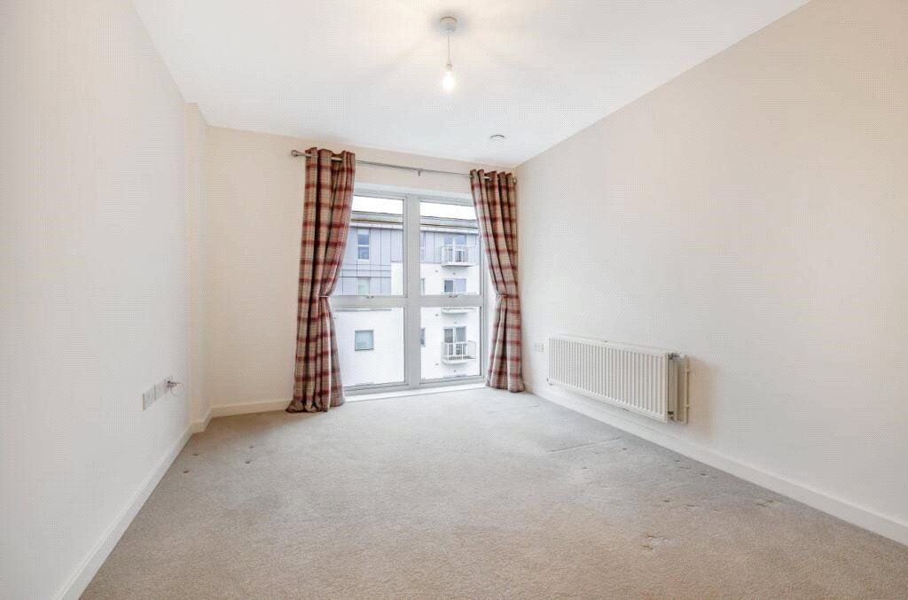 1 bed flat for sale in Guildford, Surrey GU1, £61,250