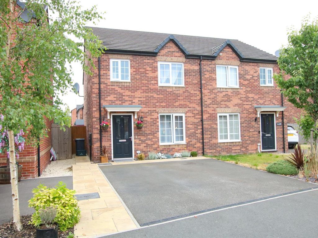 3 bed semi-detached house for sale in Heatherfields Crescent, New Rossington, Doncaster DN11, £175,000