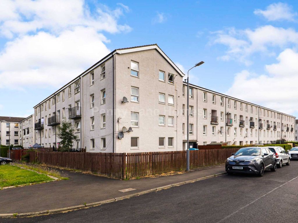 2 bed flat for sale in Kintyre Avenue, Linwood PA3, £63,000