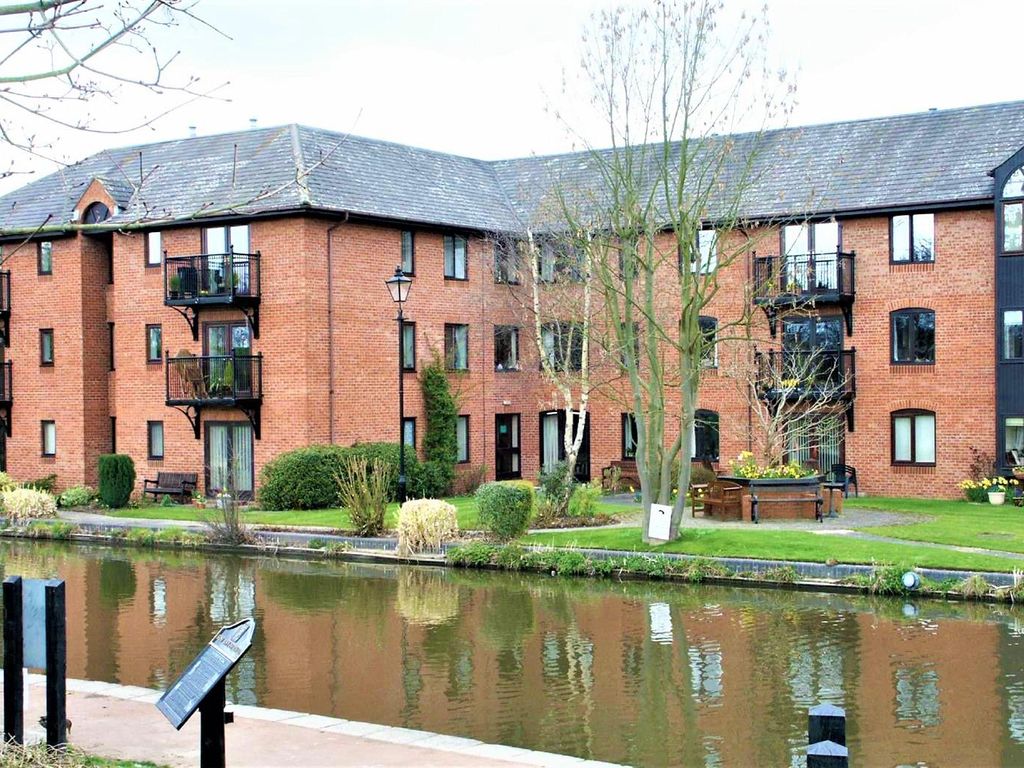 1 bed flat for sale in Stafford Street, Stone ST15, £150,000
