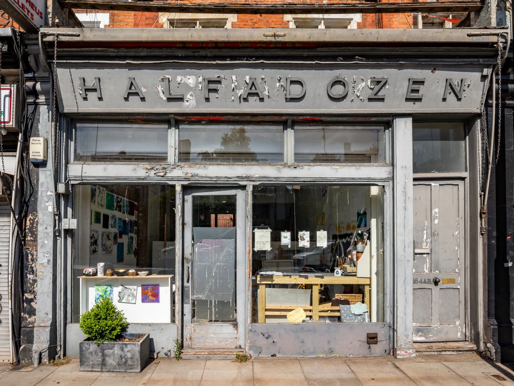 Retail premises for sale in Archway Road, London N6, £395,000
