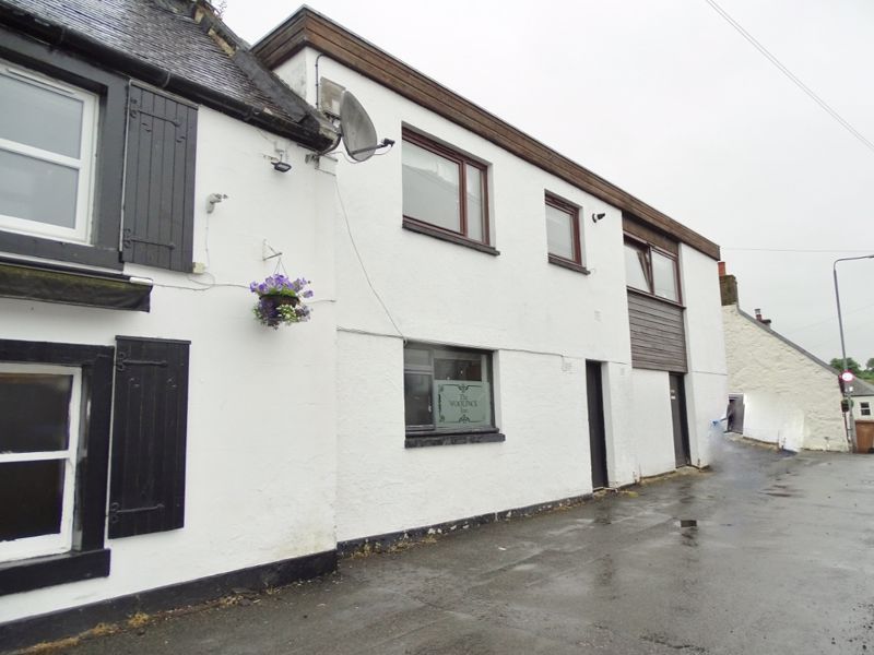 2 bed flat for sale in Glassford Square, Tillicoultry FK13, £74,000
