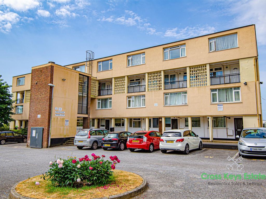 3 bed flat for sale in Vaagso Close, Plymouth PL1, £100,000