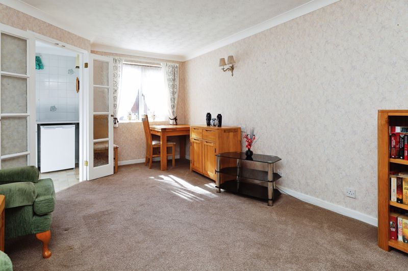 1 bed flat for sale in Chestnut Court, Birmingham B36, £80,000