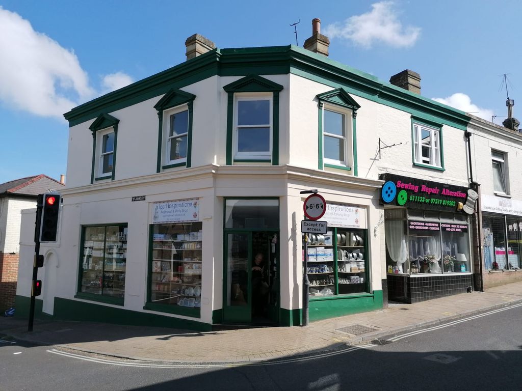 Retail premises for sale in High Street, Ryde PO33, £195,000