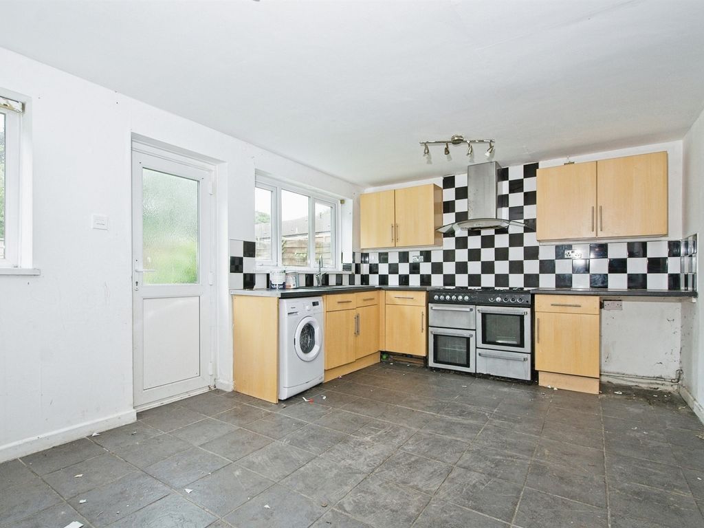 3 bed end terrace house for sale in Hampden Road, Newport NP19, £140,000