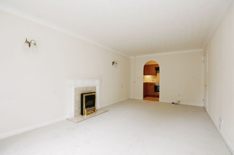 1 bed flat for sale in Scholars Court, Stratford-Upon-Avon CV37, £110,000