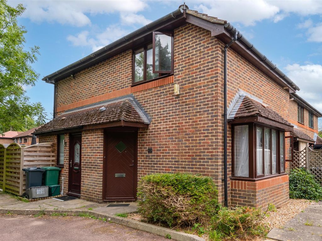 1 bed semi-detached house for sale in The Woodlands, Copse Lane, Horley RH6, £260,000