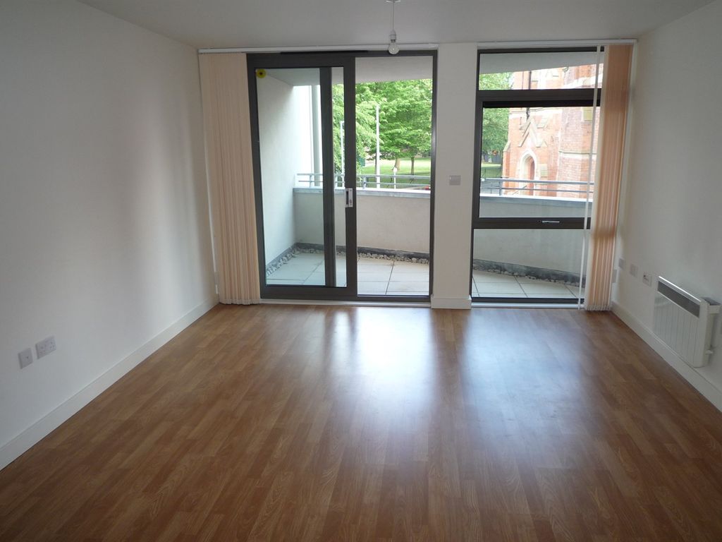 2 bed flat for sale in Greenslade House, Beeston NG9, £220,000