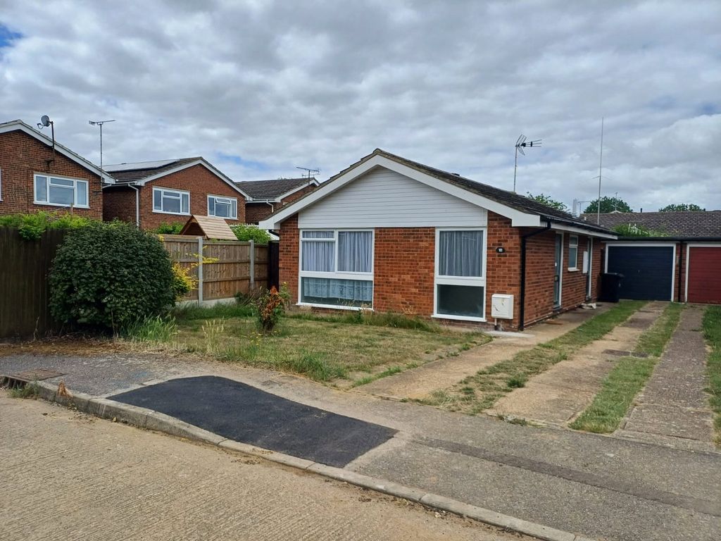 2 bed bungalow for sale in Ash Grove, Burnham-On-Crouch, Essex CM0, £320,000