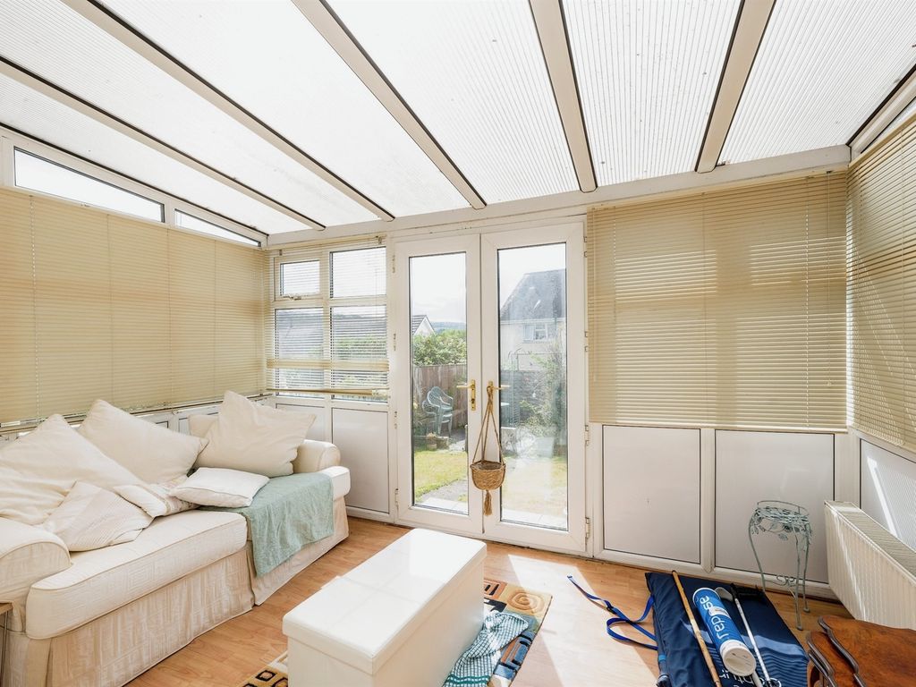1 bed flat for sale in Heol Y Felin, Neath SA10, £60,000